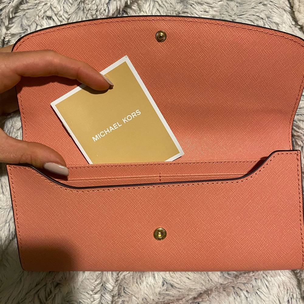 Michael Kors Clutch Wallet authentic New